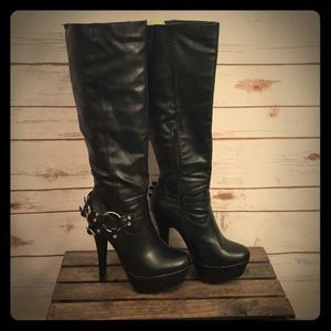 🔥🖤Faux Leather platform boots 🔥🖤